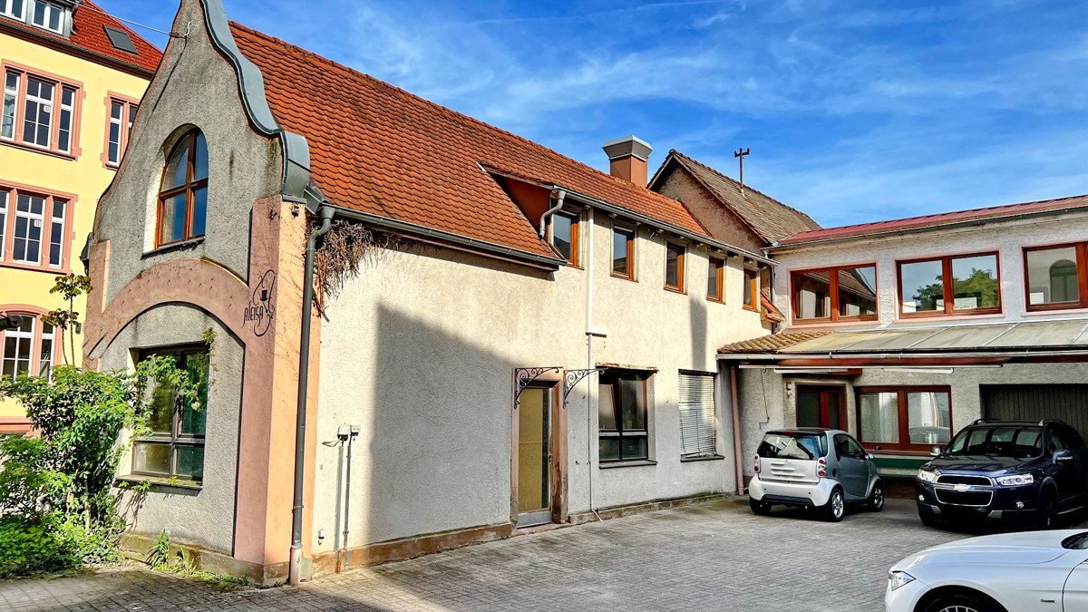 Mehrfamilienhaus zum Kauf 295.000 € 5 Zimmer 175 m²<br/>Wohnfläche 621 m²<br/>Grundstück Achern Achern 77855