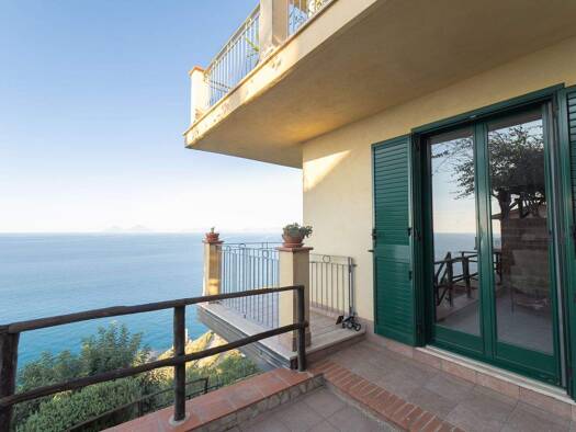 Wohnung zum Kauf 245.000 € 2 Zimmer 135 m² 3 Geschosse frei ab sofort Piraino 98060