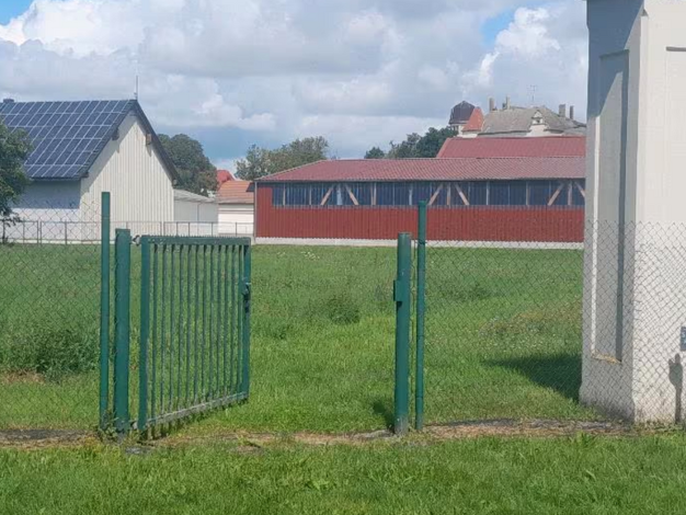 Grundstück zum Kauf 370.000 € 3.700 m² Grundstück Hohenthurm Landsberg 06188