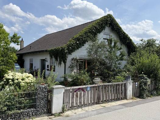 Einfamilienhaus zum Kauf 239.000 € 5 Zimmer 125 m² 696 m² Grundstück Galgweis Osterhofen 94486