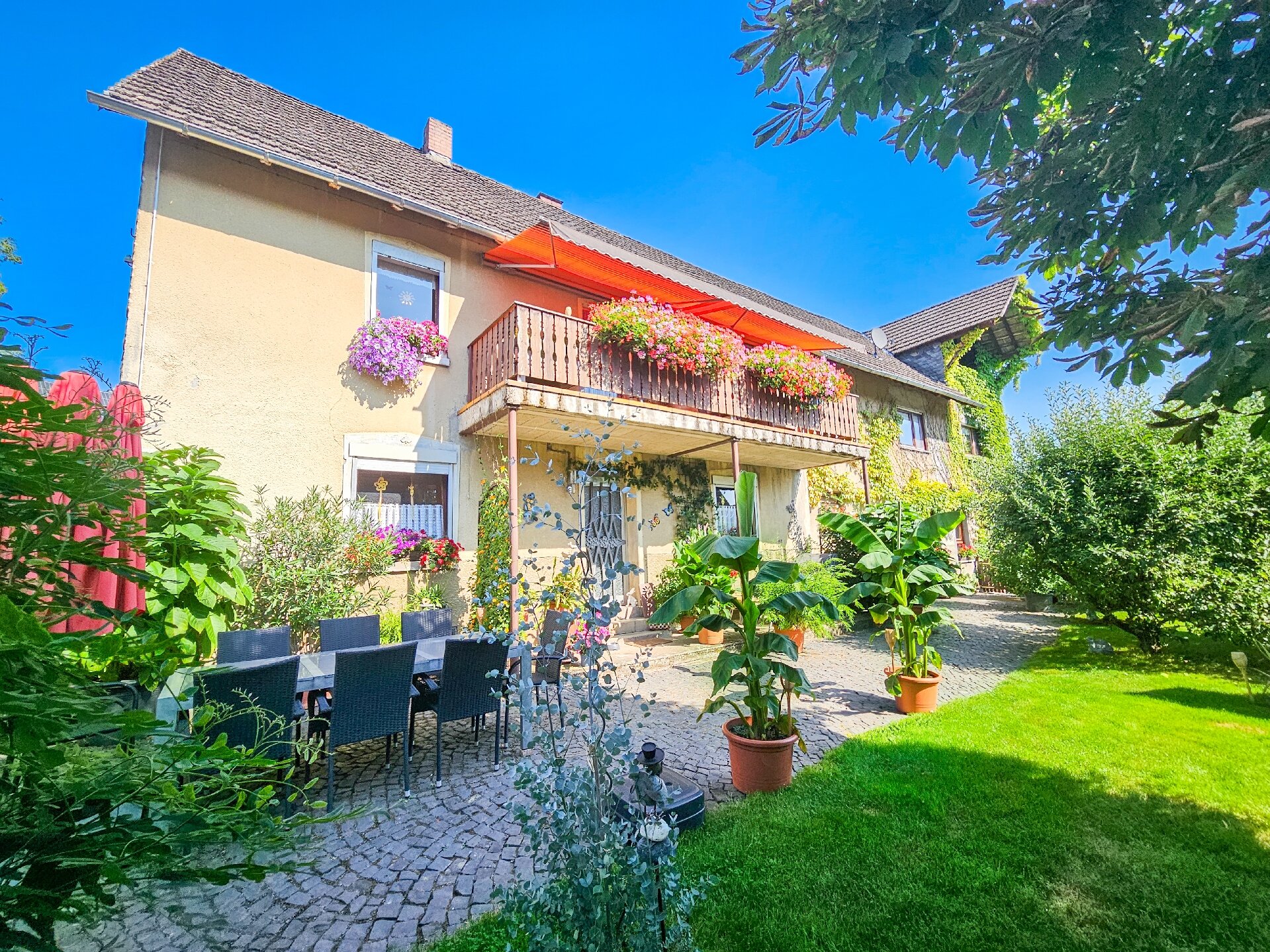 Einfamilienhaus zum Kauf 178.000 € 8 Zimmer 270 m²<br/>Wohnfläche 909 m²<br/>Grundstück Altenkirchen 57610