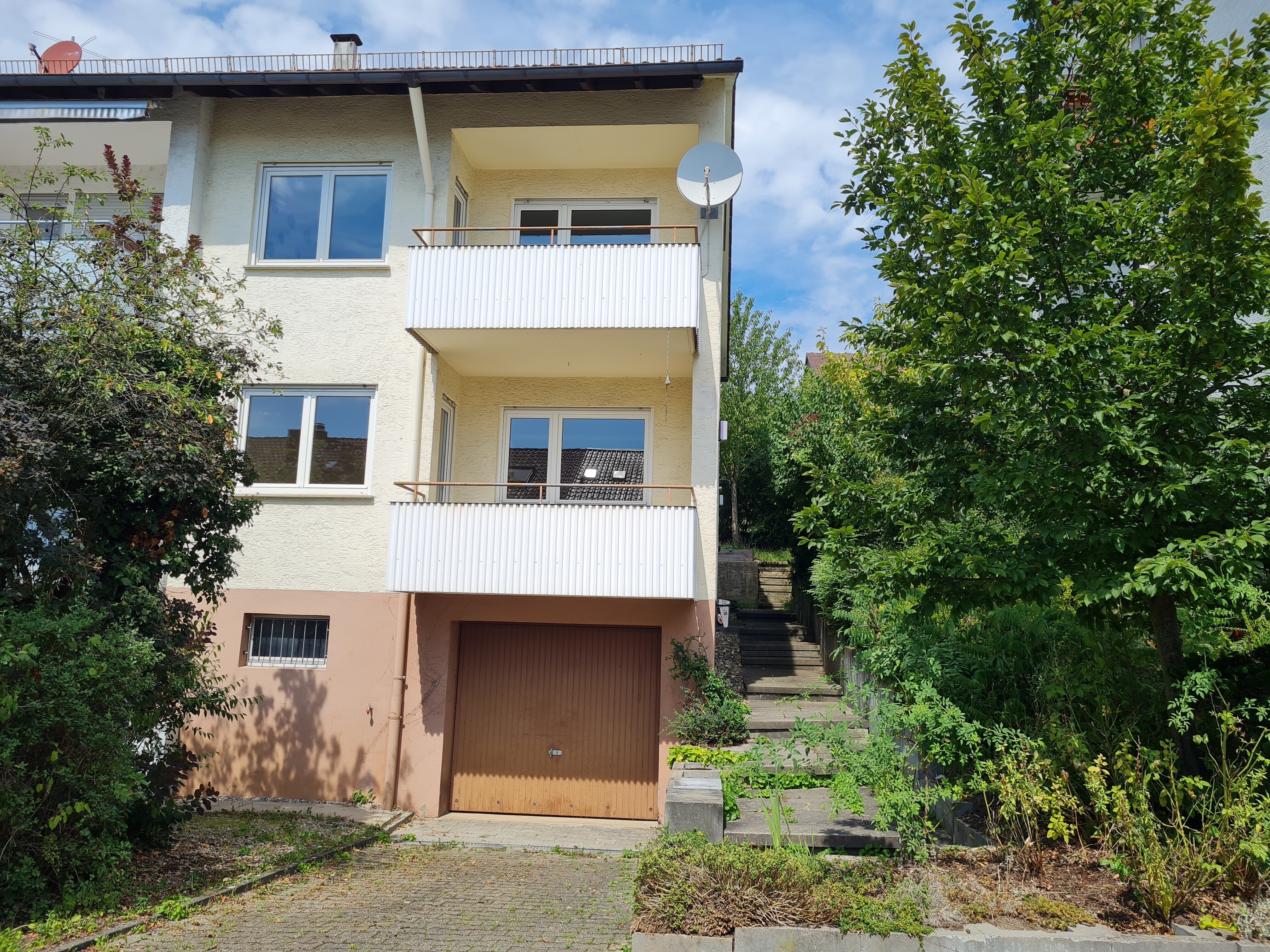 Doppelhaushälfte zum Kauf 495.000 € 5,5 Zimmer 132 m²<br/>Wohnfläche 256 m²<br/>Grundstück ab sofort<br/>Verfügbarkeit Marbach Marbach am Neckar 71672