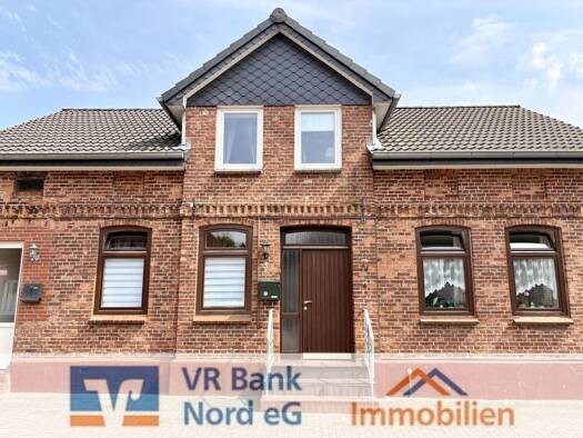 Mehrfamilienhaus zum Kauf 219.000 € 6 Zimmer 140 m² 300 m² Grundstück Bredstedt 25821