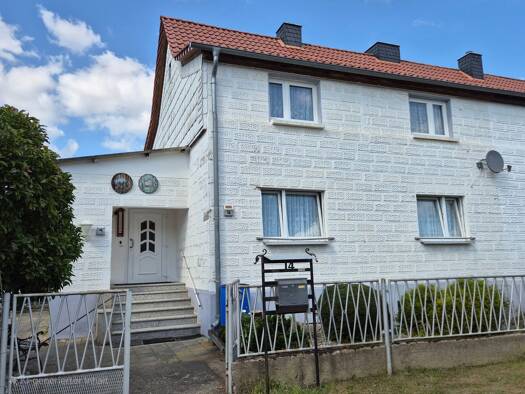 Doppelhaushälfte zum Kauf provisionsfrei 149.000 € 4 Zimmer 125 m² 735 m² Grundstück frei ab sofort Harbke 39365