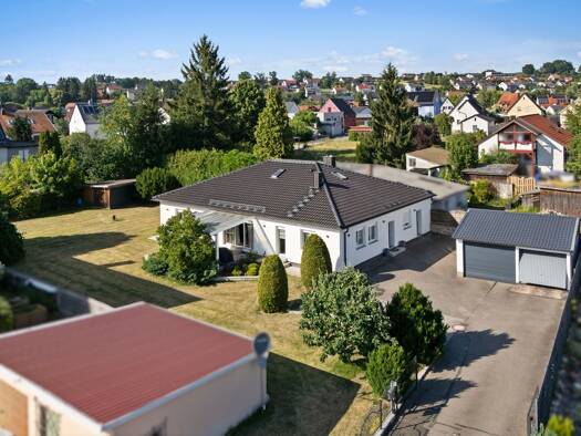 Bungalow zum Kauf 419.000 € 5 Zimmer 180,8 m² 1.551 m² Grundstück Pressath 92690