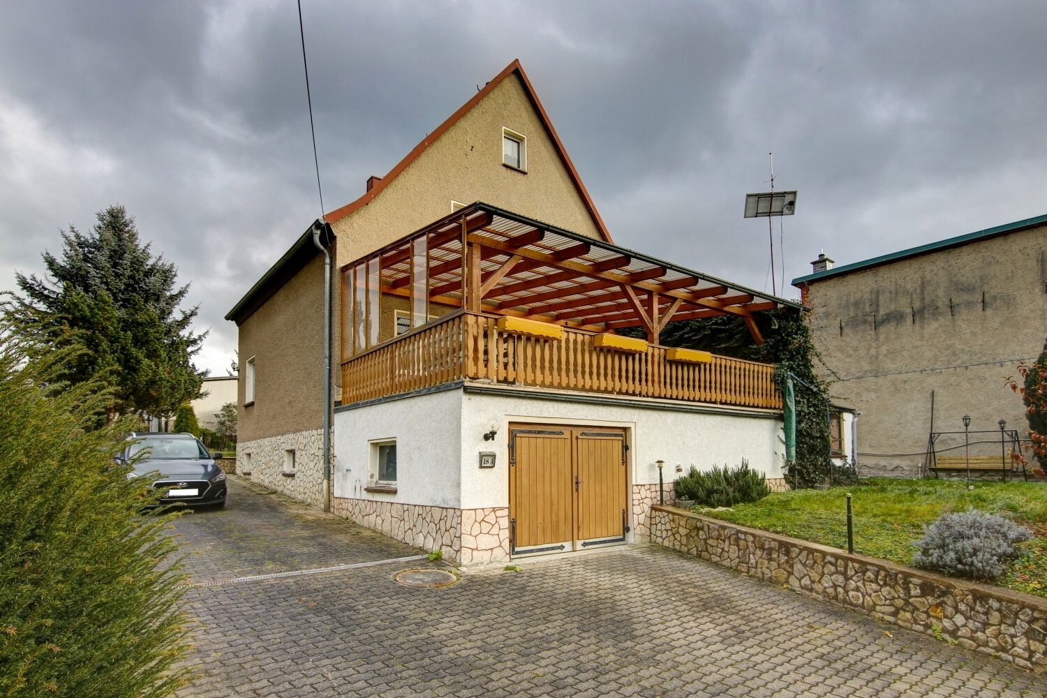 Mehrfamilienhaus zum Kauf 255.000 € 6 Zimmer 147 m²<br/>Wohnfläche 858 m²<br/>Grundstück ab sofort<br/>Verfügbarkeit Am Katzensteig 18a Saalfeld Saalfeld/Saale 07318