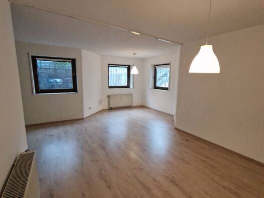 Wohnung zur Miete 400 € 1 Zimmer 50 m² frei ab sofort Gladbach Neuwied 56566
