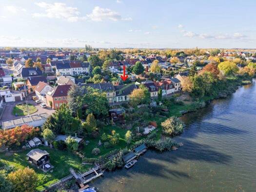 Reihenmittelhaus zum Kauf 79.000 € 4 Zimmer 120 m² 681 m² Grundstück Nienburg Nienburg (Saale) 06429