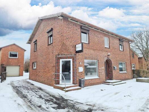 Haus zum Kauf 250.000 € 5,5 Zimmer 120 m² 1.027 m² Grundstück Süderhastedt 25727