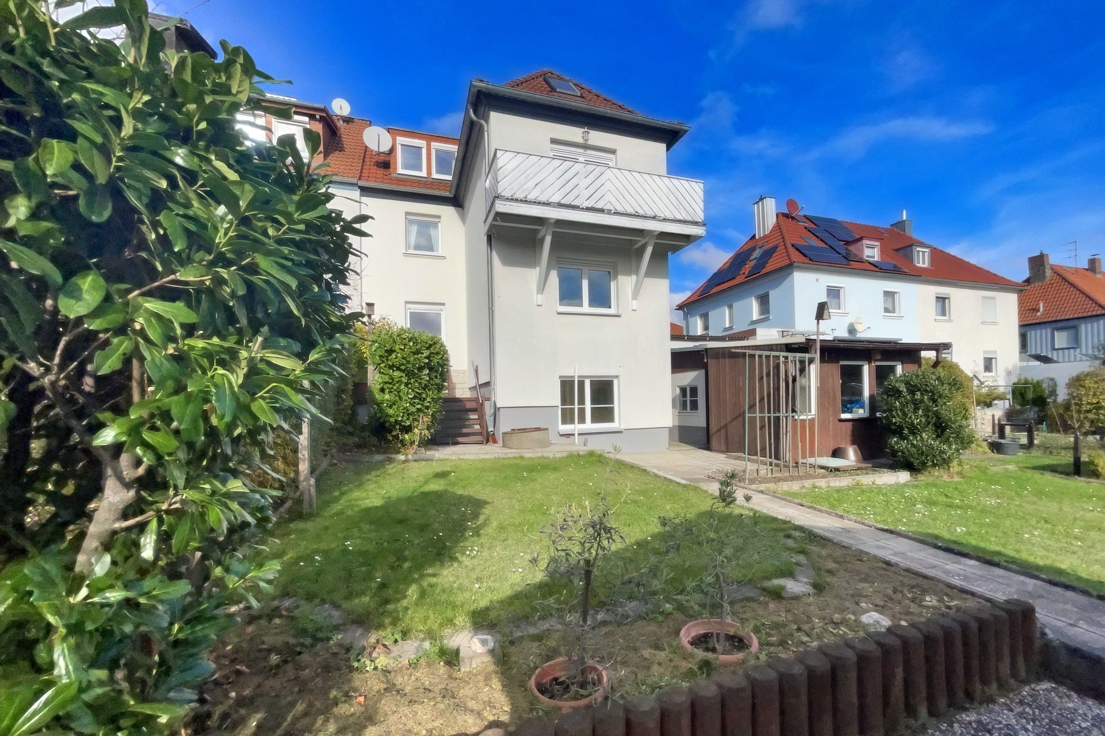 Mehrfamilienhaus zum Kauf 308.000 € 8,5 Zimmer 164,8 m²<br/>Wohnfläche 419 m²<br/>Grundstück Innenstadt Coburg 96450