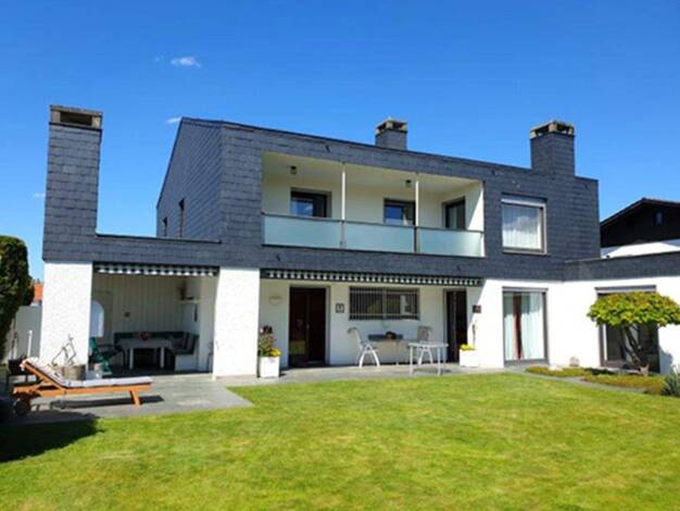 Einfamilienhaus zur Miete 2.300 € 7 Zimmer 243 m² 745 m² Grundstück Altötting 84503