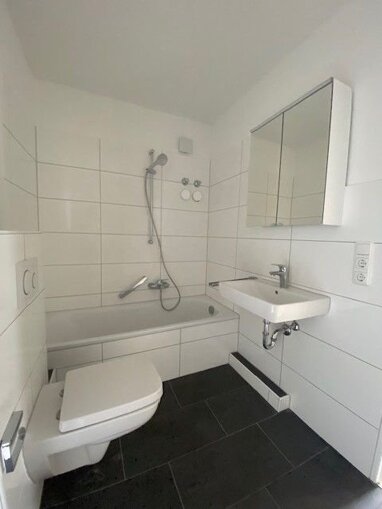 Wohnung zur Miete 549 € 3 Zimmer 75,8 m² 7. Geschoss Schlehenstraße 1 Süd - West Lippstadt 59557