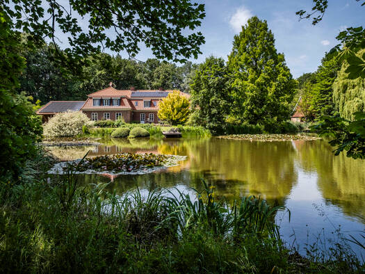 Haus zum Kauf 2.750.000 € 9 Zimmer 527 m² 131.800 m² Grundstück Harsefeld Harsefeld 21698