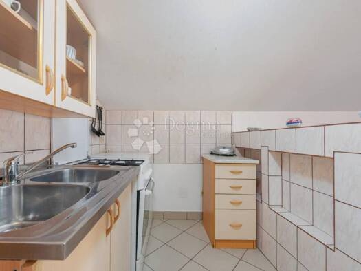 Haus zum Kauf 299.000 € 7 Zimmer 105 m² Cesarica, Karlobag Karlobag