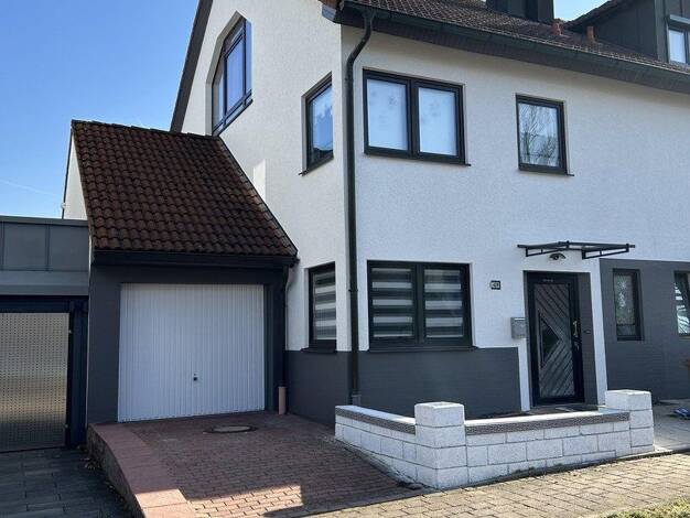 Doppelhaushälfte zur Miete 1.690 € 4 Zimmer 110 m² 210 m² Grundstück frei ab 01.10.2026 Langenzenn Langenzenn 90579
