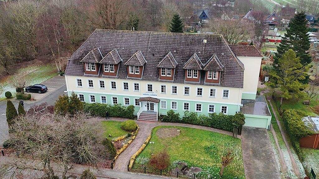 Einfamilienhaus zum Kauf 699.000 € 40 Zimmer 1.525 m² 3.208 m² Grundstück Schulstrasse 19 Lunden 25774