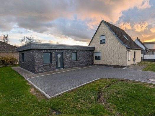 Einfamilienhaus zum Kauf 280.000 € 6 Zimmer 131,2 m² 771 m² Grundstück Friedrich-August-Hütte Nordenham 26954