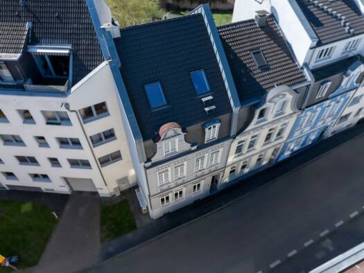 Stadthaus zum Kauf 1.649.000 € 8 Zimmer 241 m² 177 m² Grundstück frei ab 01.06.2026 Gottfried-Claren-Str. 14 Beuel Bonn 53225