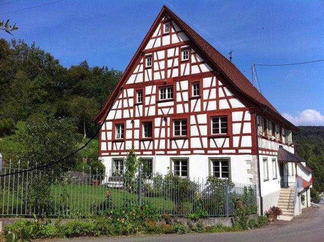 Immobilie in Inzigkofen - "Eine Liebe fürs Leben: Ihr besonderes Zuhause für Sie und Ihre Familie - am Tor zum Donautal, umgeben von sonniger, grüner Natur." - Bild 0