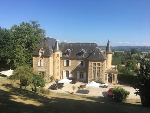 Schloss zum Kauf 1.180.000 € 15 Zimmer 620 m² 20.000 m² Grundstück Marcilloles 38260