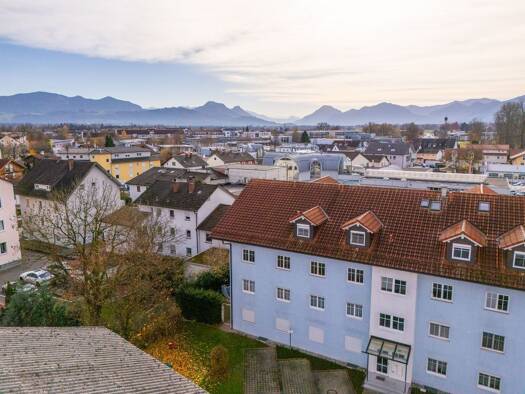 Wohnung zur Miete 1.600 € 5 Zimmer 105 m² Geschoss 2/3 frei ab sofort Aising Rosenheim 83026