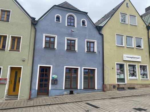Haus zum Kauf 329.000 € 14 Zimmer 140 m² 349 m² Grundstück Neustadt Neustadt a. d. Waldnaab 92660
