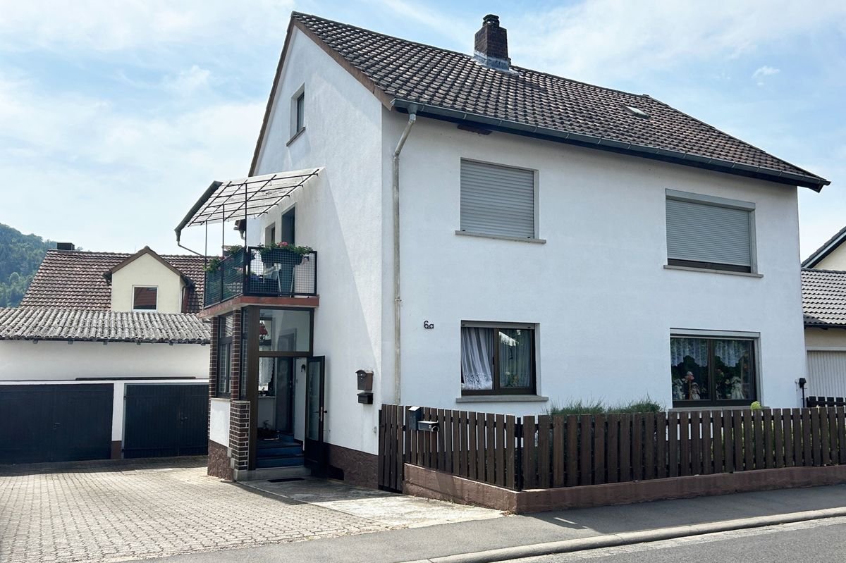 Mehrfamilienhaus zum Kauf provisionsfrei 187.500 € 6 Zimmer 129 m²<br/>Wohnfläche 322 m²<br/>Grundstück Dorfprozelten 97904