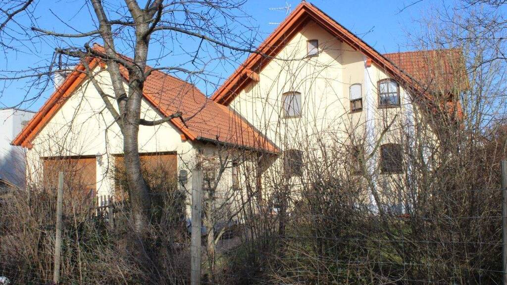 Immobilie in Thalmässing - INDIVIDUELLES FAMILIENHAUS IM LANDHAUS-STIL ............ mit viel Platz für große und kleine Schuhe - Bild 2