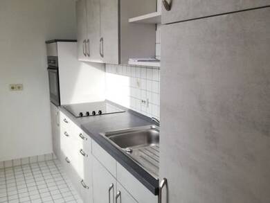 Wohnung zur Miete 385 € 2 Zimmer 59 m² frei ab 01.09.2025 Zimmermannstraße 3 Marienthal Zwickau 08060