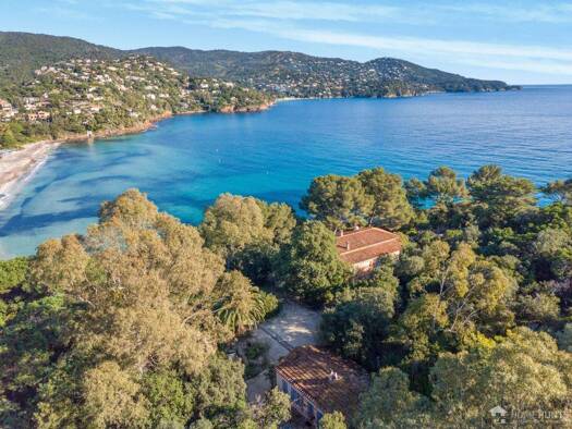 Einfamilienhaus zum Kauf 15.000.000 € 9 Zimmer 285 m² 14.780 m² Grundstück Le Lavandou 83980