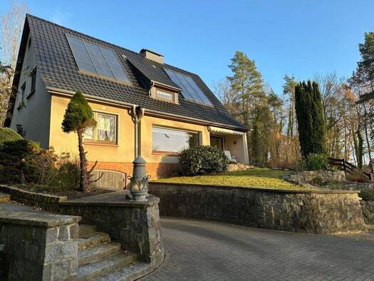 Einfamilienhaus zum Kauf 365.000 € 6 Zimmer 185 m² 1.140 m² Grundstück frei ab 01.05.2026 Hauptstraße 37 Neuburg 23974