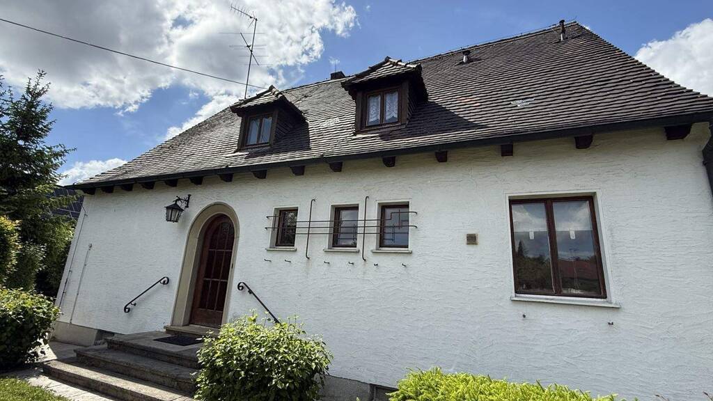 Einfamilienhaus zum Kauf 375.000 € 7 Zimmer 146 m² 947 m² Grundstück frei ab sofort Höchstadt Höchstadt a.d.Aisch 91315