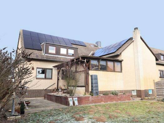 Mehrfamilienhaus zum Kauf 449.000 € 9 Zimmer 203,1 m² 1.034 m² Grundstück Dibbesdorf Braunschweig / Dibbesdorf 38108