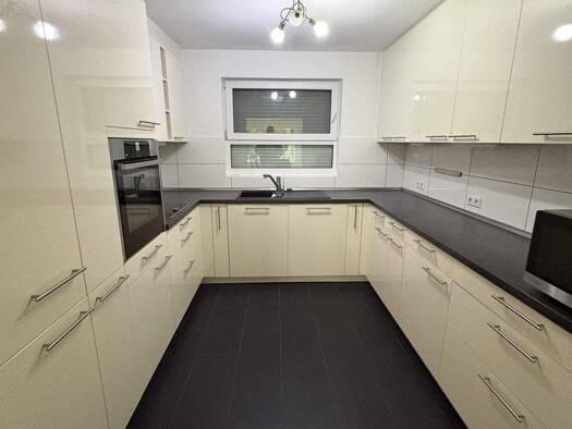 Reihenmittelhaus zum Kauf 705.000 € 7 Zimmer 165 m² 320 m² Grundstück Untereisesheim 74257