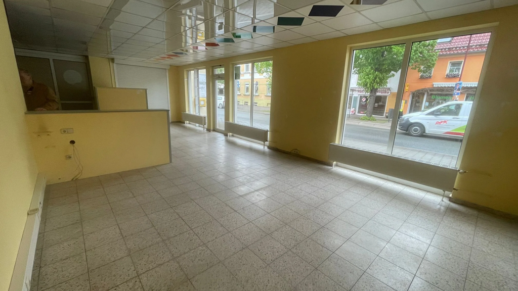 Büro zur Miete 5,62 € 5 Zimmer 130 m² Bürofläche teilbar von 130 m² bis 130 m² Zeitzer Straße 28 Langenberg Gera 07552