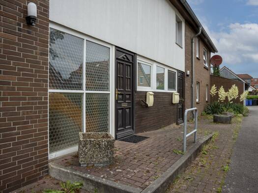 Mehrfamilienhaus zum Kauf 499.000 € 9,5 Zimmer 227 m² 860 m² Grundstück frei ab sofort Kölln-Reisiek 25337