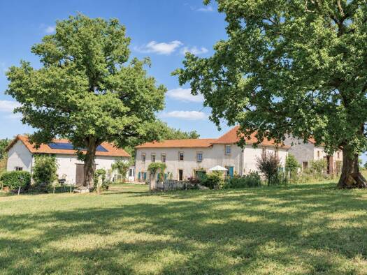 Haus zum Kauf 650.000 € 387 m² 25.105 m² Grundstück Marcigny 71110