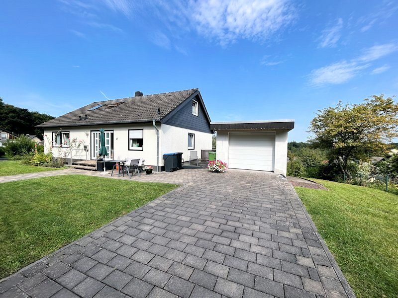 Einfamilienhaus zum Kauf 199.000 € 9 Zimmer 155 m²<br/>Wohnfläche 703 m²<br/>Grundstück Belecke Warstein 59581