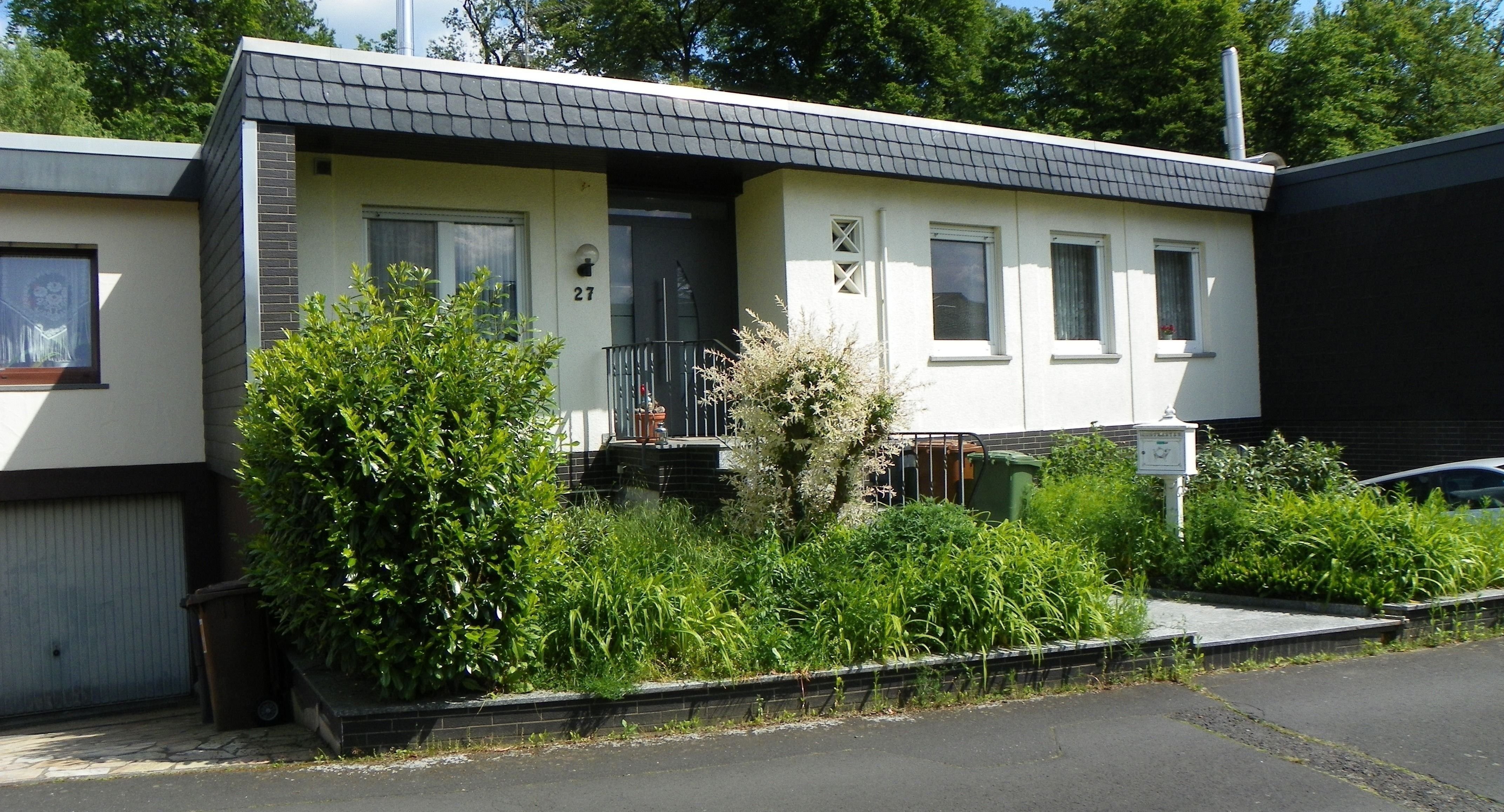 Bungalow zum Kauf 496.000 € 5 Zimmer 138 m²<br/>Wohnfläche 332 m²<br/>Grundstück ab sofort<br/>Verfügbarkeit Dörnigheim Maintal 63477