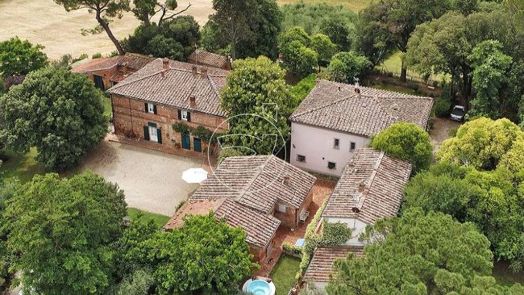 Einfamilienhaus zum Kauf 900 m² 30.000 m² Grundstück Arezzo
