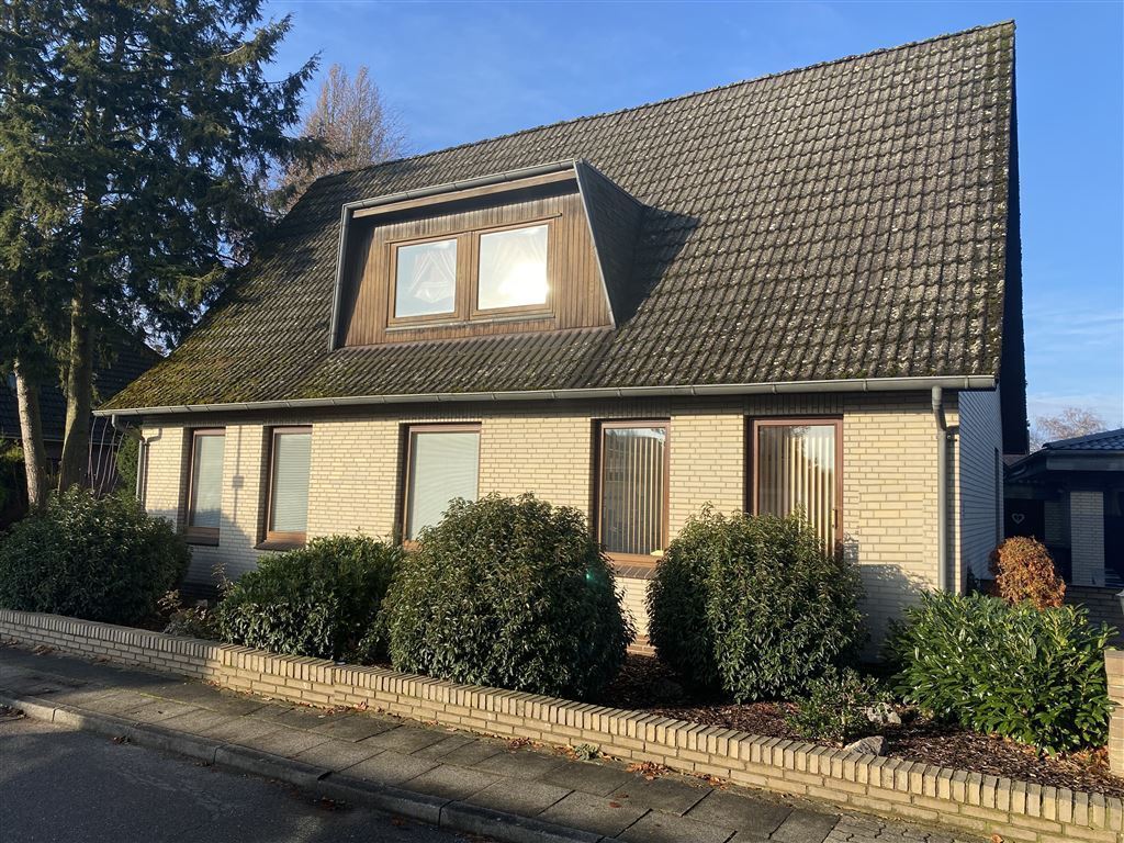 Einfamilienhaus zum Kauf 386.000 € 8 Zimmer 238 m²<br/>Wohnfläche 1.311 m²<br/>Grundstück Büchen , Lauenb 21514