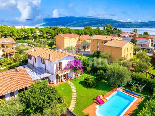 Haus zum Kauf 680.000 € 3 Zimmer 220 m² frei ab sofort Toscolano maderno