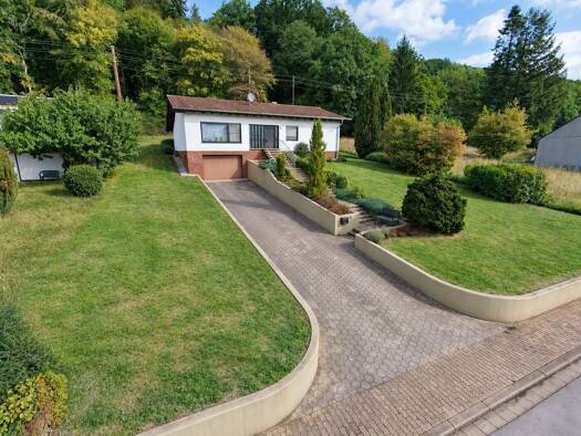 Einfamilienhaus zum Kauf 316.000 € 4 Zimmer 148 m² 1.100 m² Grundstück frei ab 01.10.2026 Hausbach Losheim am See 66679