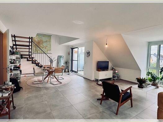 Maisonette zur Miete 1.495 € 3 Zimmer 106,8 m² 2. Geschoss frei ab sofort Hardhöhe Fürth 90766