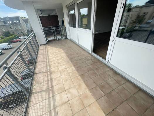 Wohnung zur Miete 350 € 2 Zimmer 70 m² Geschoss 2/3 frei ab 01.12.2026 Limbach-Oberfrohna Limbach-Oberfrohna 09212