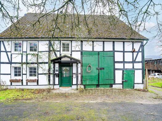 Einfamilienhaus zum Kauf 398.500 € 5 Zimmer 191 m² 1.369 m² Grundstück Bielstein Wiehl-Kehlinghausen 51674