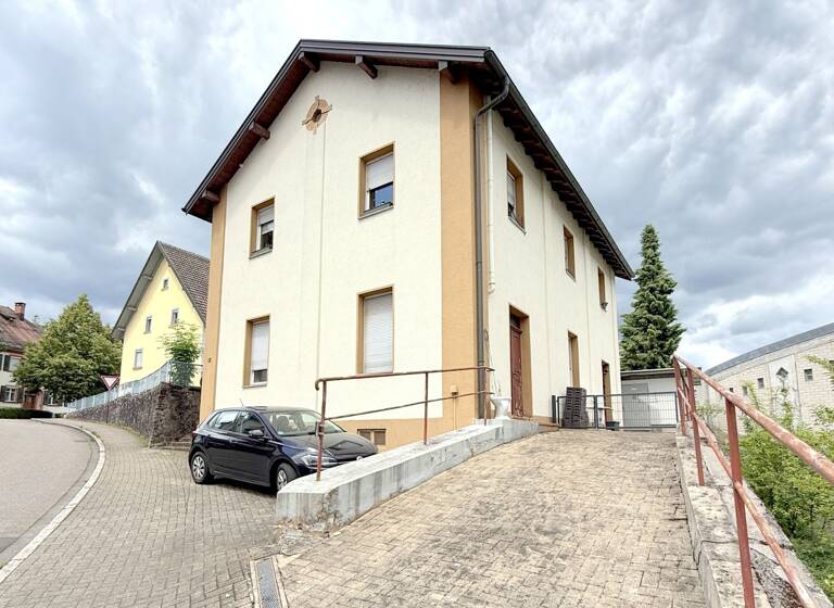 title image