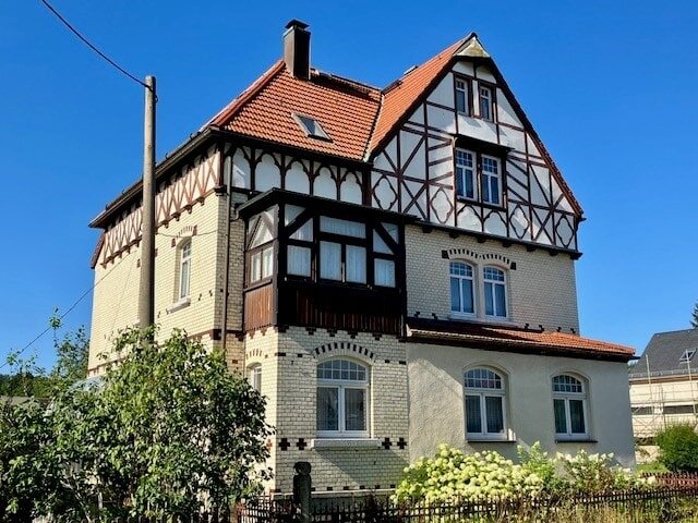 Villa zum Kauf 190.000 € 12 Zimmer 210 m²<br/>Wohnfläche 1.330 m²<br/>Grundstück Bergen 08239