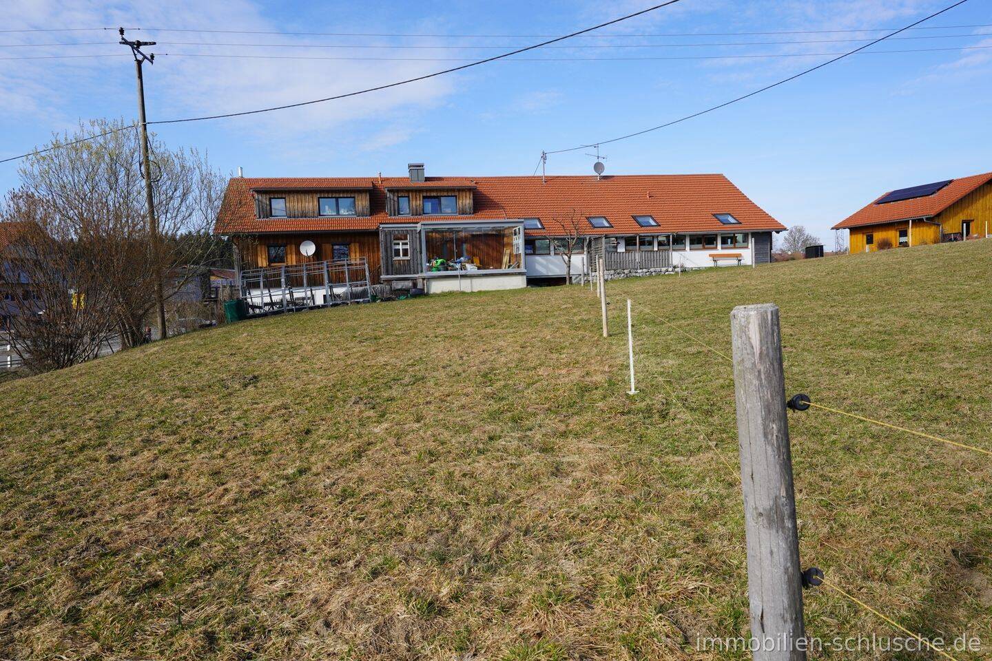 Immobilie in Maierhöfen - Haus im Haus in modernisierten ehemaliger Sennerei mit viel Wohn.- und Nutzflächen in KFW 55 Standard - Bild 1