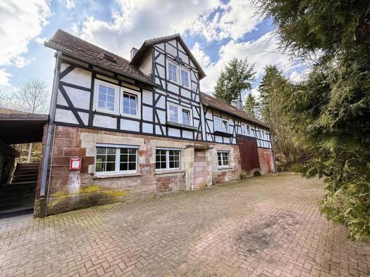 Haus zum Kauf 150.000 € 13 Zimmer 220 m² 1.167 m² Grundstück Hainaer Straße 16 Friedrichshausen Frankenberg (Eder) 35066